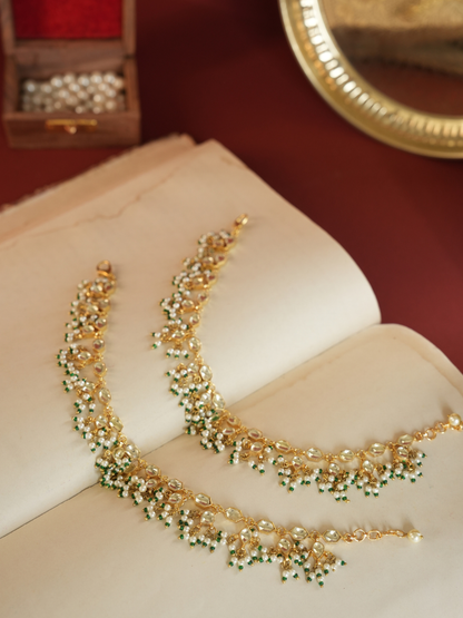 Handcrafted Green Stone and Pearl Anklet