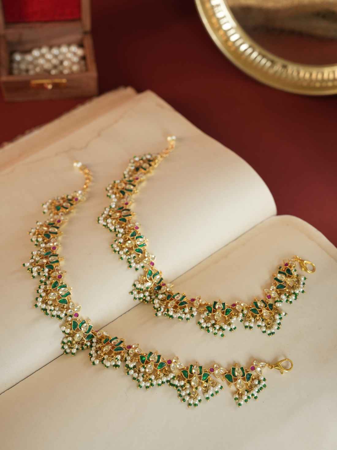 Kemp-Style Green Stone and Pearl Anklet