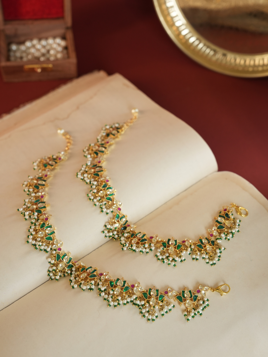 Kemp-Style Green Stone and Pearl Anklet