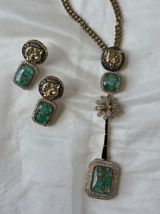 Sabya Pendant Set
