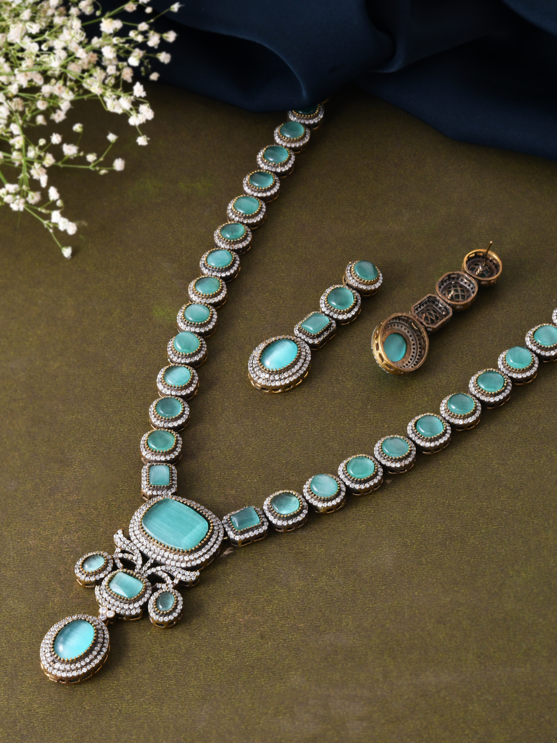 Mint Victorian American Diamond Necklace Set