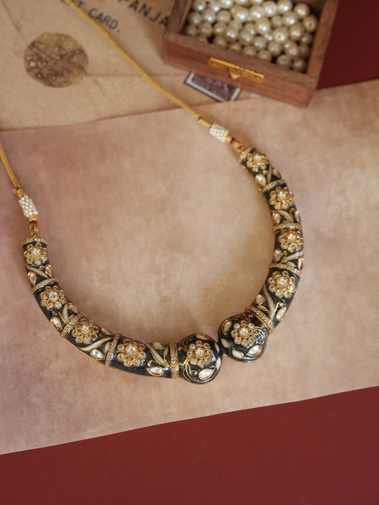 Enamel Hasli Necklace Set